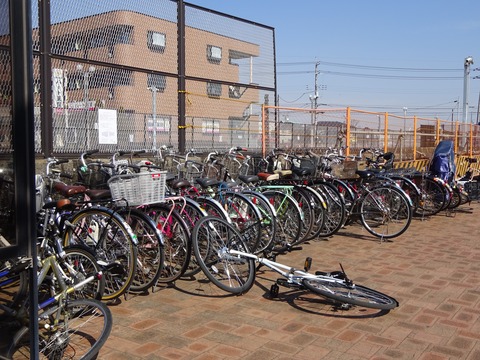 北国分駅前の自転車